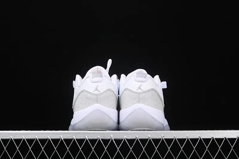All categories Air Jordan Jordan series basketball shoes Air Jordan 11 Air Jordan 11 low Metallic Silver AJ11 Joe 11 Swarovski Stars AH0715-100